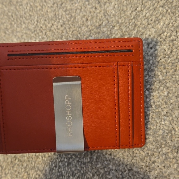 Air Tag Wallet With Money Clip Carbon Fiber Desgin Red And Black - Picture 2 of 5